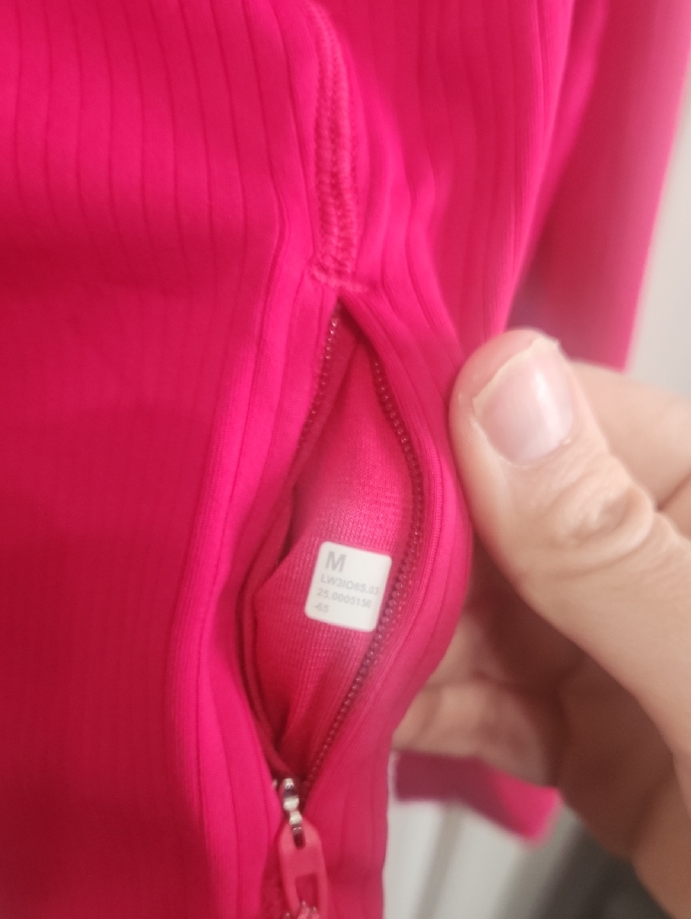 Lululemon Ribbed Cropped Half Zip Size Medium - Picture 5 of 7